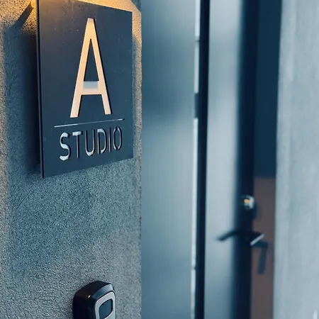 Arctic Seasons - A Cozy Luxury Escape At The Of Tromso