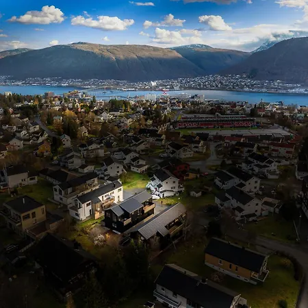Arctic Seasons - A Cozy Luxury Escape At The Of Tromso